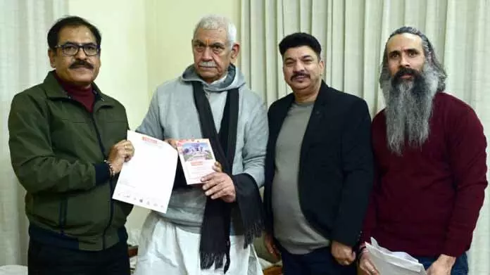 JAMMU: प्रकाश प्रतिनिधिमंडल ने उपराज्यपाल से मुलाकात की JAMMU: प्रकाश प्रतिनिधिमंडल ने उपराज्यपाल से मुलाकात की