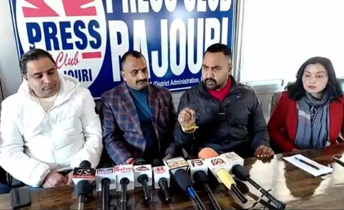 कांग्रेस-एनसी दो राष्ट्र सिद्धांत, डिक्सन प्लान के पैटर्न पर जम्मू क्षेत्र को बांटने की कोशिश कर रही: BJYM कांग्रेस-एनसी दो राष्ट्र सिद्धांत, डिक्सन प्लान के पैटर्न पर जम्मू क्षेत्र को बांटने की कोशिश कर रही: BJYM