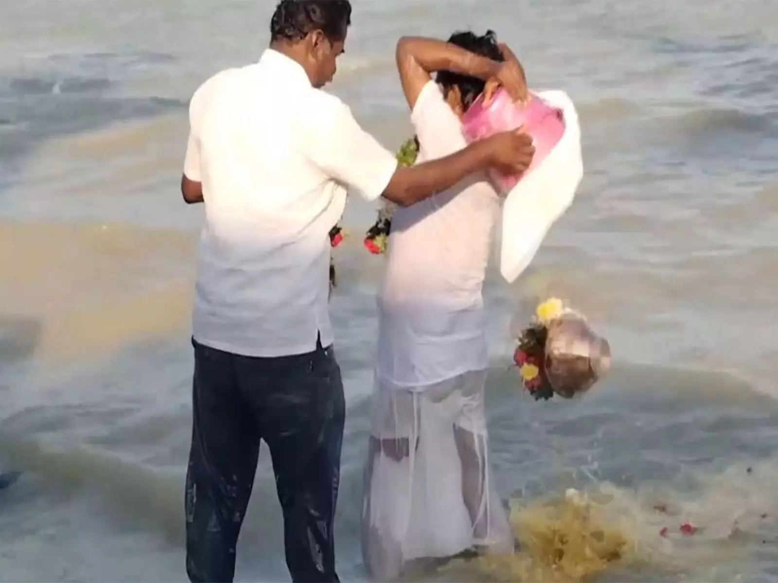 राकांपा ने अजित पवार की अस्थियां Rameshwaram में विसर्जित की राकांपा ने अजित पवार की अस्थियां Rameshwaram में विसर्जित की