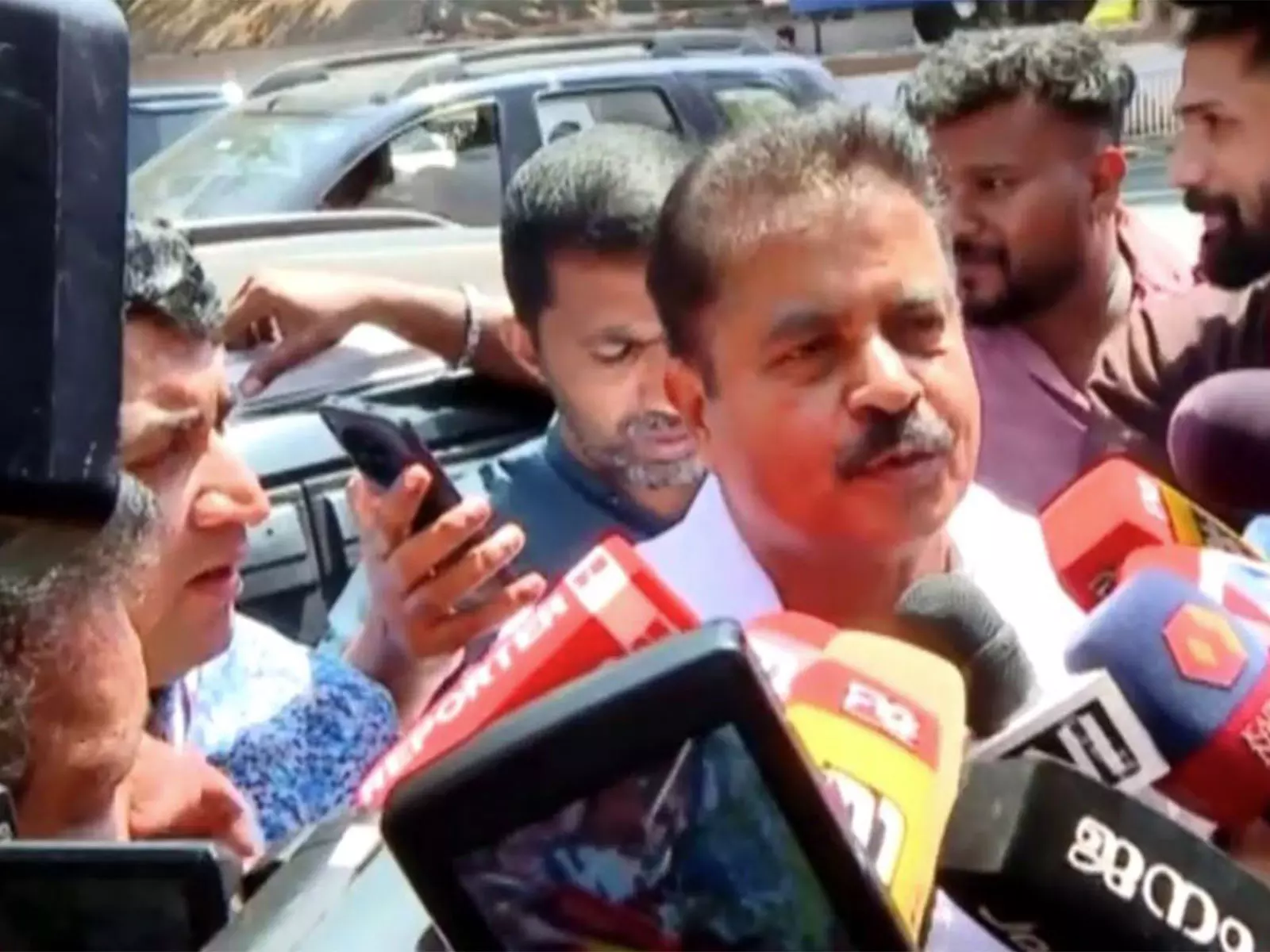 केरल: सबरीमाला स्वर्ण मामले में यूडीएफ संयोजक की SIT से पूछताछ केरल: सबरीमाला स्वर्ण मामले में यूडीएफ संयोजक की SIT से पूछताछ