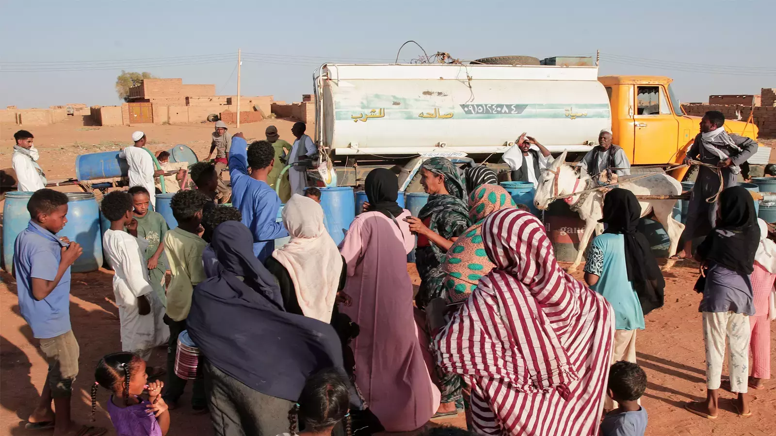 Sudan पैरामिलिट्री के ड्रोन हमले में 8 बच्चों सहित 24 लोग मारे गए Sudan पैरामिलिट्री के ड्रोन हमले में 8 बच्चों सहित 24 लोग मारे गए
