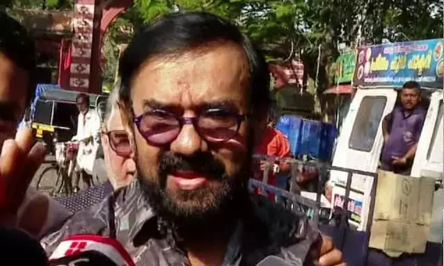 Kerala : कार-बाइक टक्कर में दो लोगों के घायल होने के बाद एक्टर मनियनपिल्ला राजू पर केस दर्ज Kerala : कार-बाइक टक्कर में दो लोगों के घायल होने के बाद एक्टर मनियनपिल्ला राजू पर केस दर्ज
