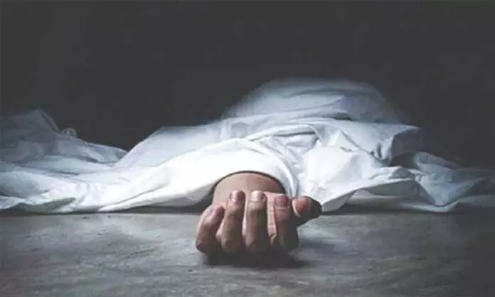 UDHAMPUR: रहस्यमय परिस्थितियों में एक व्यक्ति मृत पाया गया UDHAMPUR: रहस्यमय परिस्थितियों में एक व्यक्ति मृत पाया गया
