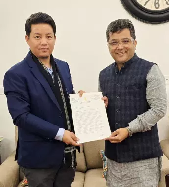लोकसभा सांसद ने सिक्किम के लिए NEFT अनुरोध के साथ MoM से मुलाकात की लोकसभा सांसद ने सिक्किम के लिए NEFT अनुरोध के साथ MoM से मुलाकात की