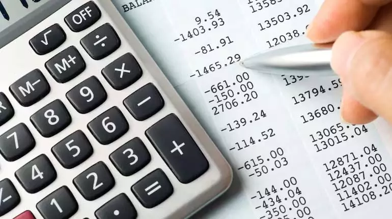 आपकी बचत क्यों नहीं बढ़ रही है: आपकी Finances को नुकसान पहुंचाने वाली आदतें आपकी बचत क्यों नहीं बढ़ रही है: आपकी Finances को नुकसान पहुंचाने वाली आदतें