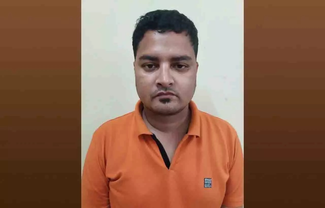 Bhubaneswar में 1.30 लाख रुपये की ठगी करने वाले फर्जी डॉक्टर को गिरफ्तार Bhubaneswar में 1.30 लाख रुपये की ठगी करने वाले फर्जी डॉक्टर को गिरफ्तार