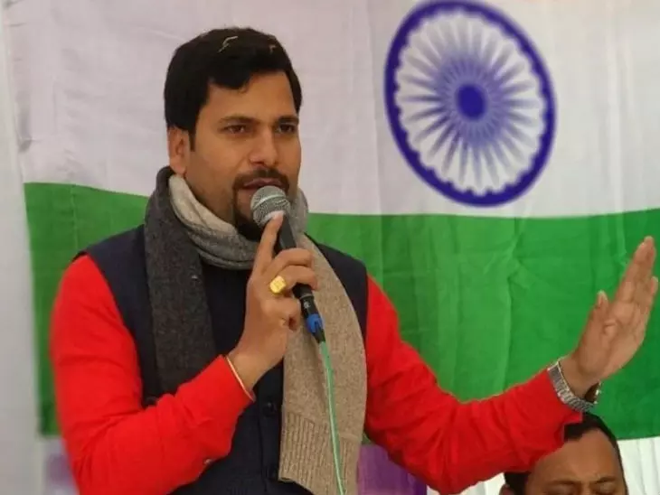 New Delhi: AAP विधायक ने सरकार से कमल परिवार को राहत देने का आग्रह किया New Delhi: AAP विधायक ने सरकार से कमल परिवार को राहत देने का आग्रह किया