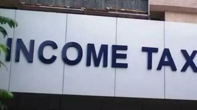 Faridabad: आयकर विभाग की लंबी कार्रवाई में सोना जब्त Faridabad: आयकर विभाग की लंबी कार्रवाई में सोना जब्त