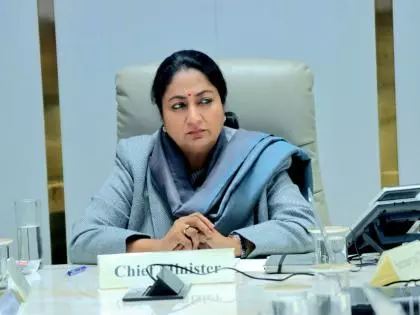 दिल्ली के CM ने जनकपुरी हादसे पर कड़ा रुख अपनाया दिल्ली के CM ने जनकपुरी हादसे पर कड़ा रुख अपनाया
