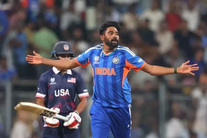 T20 IND vs USA – 11 गेंदों में 3 विकेट, भारत की तेज गेंदबाजी ने बनाई दबंग शुरुआत T20 IND vs USA – 11 गेंदों में 3 विकेट, भारत की तेज गेंदबाजी ने बनाई दबंग शुरुआत