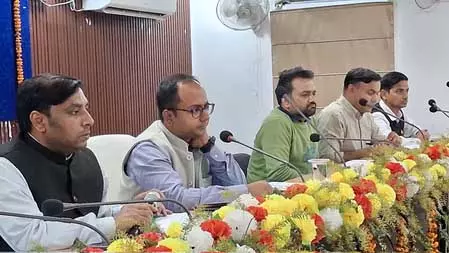 नवादा: जिला पदाधिकारी की अध्यक्षता में प्रधान लिपिकों के साथ मासिक समीक्षा बैठक आयोजित नवादा: जिला पदाधिकारी की अध्यक्षता में प्रधान लिपिकों के साथ मासिक समीक्षा बैठक आयोजित
