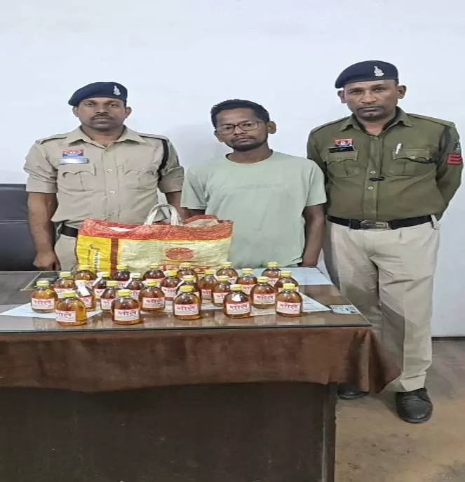 रायपुर कमिश्नरेट की कार्रवाई, टिकरापारा में अवैध शराब बेचने वाला गिरफ्तार रायपुर कमिश्नरेट की कार्रवाई, टिकरापारा में अवैध शराब बेचने वाला गिरफ्तार