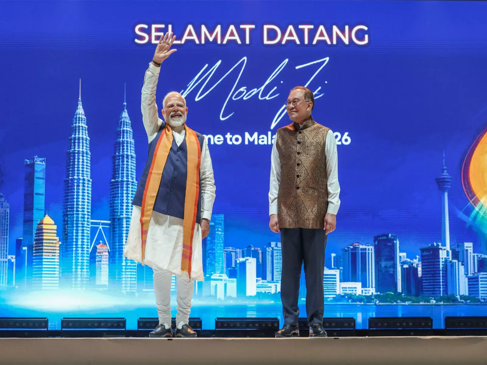 PM मोदी ने कुआलालंपुर में भारत-मलेशिया संबंधों और तमिल विरासत का जश्न मनाया PM मोदी ने कुआलालंपुर में भारत-मलेशिया संबंधों और तमिल विरासत का जश्न मनाया