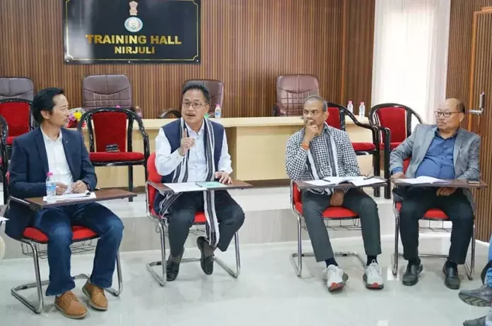 Arunachal: वांगसू ने अधिकारियों से इनोवेटिव होने और नए तरीके अपनाने को कहा Arunachal: वांगसू ने अधिकारियों से इनोवेटिव होने और नए तरीके अपनाने को कहा
