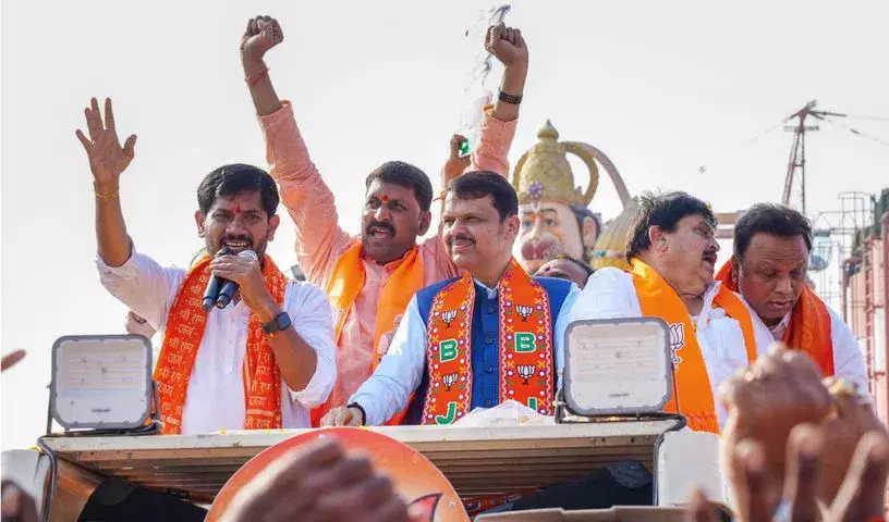 Telangana: फडणवीस ने बीजेपी रैली के दौरान मंचेरियल में कॉलेज के दिनों को याद किया