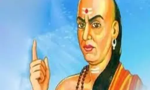 Chanakya Niti: सफल लोगों में देखने को मिलती हैं 4 खूबियां Chanakya Niti: सफल लोगों में देखने को मिलती हैं 4 खूबियां