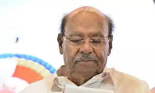 छात्रों को ट्रेनों में भी मुफ्त यात्रा कार्ड मिले: Ramdas की मांग छात्रों को ट्रेनों में भी मुफ्त यात्रा कार्ड मिले: Ramdas की मांग