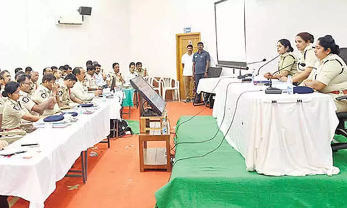 ‘स्मार्ट पुलिसिंग’ के जरिए उन्नत तकनीक अपनाएं : SP ‘स्मार्ट पुलिसिंग’ के जरिए उन्नत तकनीक अपनाएं : SP
