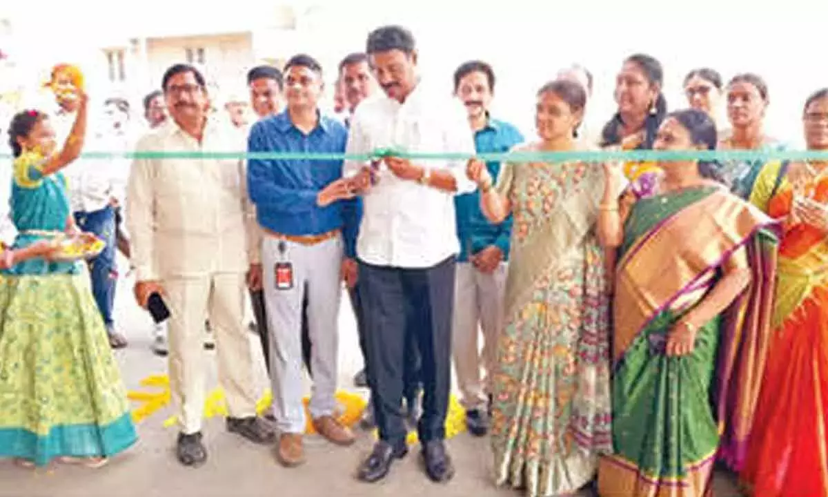केएसआर जेडपी गर्ल्स हाई स्कूल में CSR फंडेड डाइनिंग हॉल का उद्घाटन