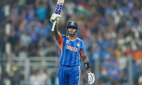 T20 World Cup 2026: सूर्या ने USA के खिलाफ शानदार बैटिंग की, बाबर आज़म का रिकॉर्ड तोड़ा T20 World Cup 2026: सूर्या ने USA के खिलाफ शानदार बैटिंग की, बाबर आज़म का रिकॉर्ड तोड़ा