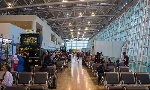 Chennai एयरपोर्ट पर कोहरे की वजह से फ्लाइट मूवमेंट बाधित हुआ Chennai एयरपोर्ट पर कोहरे की वजह से फ्लाइट मूवमेंट बाधित हुआ