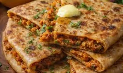 Pav Bhaji Paratha :घर पर बनाएं होटल-स्टाइल पाव भाजी पराठा Pav Bhaji Paratha :घर पर बनाएं होटल-स्टाइल पाव भाजी पराठा