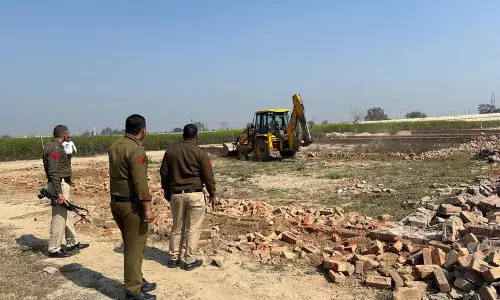 Haryana : भिवानी में कार्रवाई के दौरान अवैध कॉलोनी को ढहा दिया गया Haryana : भिवानी में कार्रवाई के दौरान अवैध कॉलोनी को ढहा दिया गया