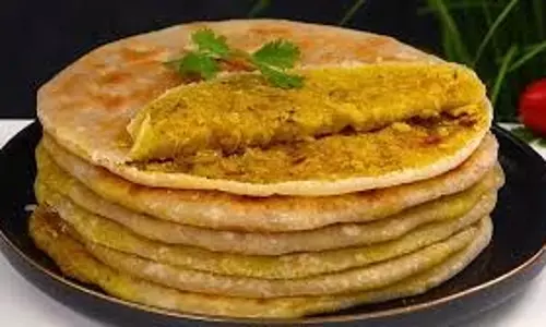 Cauliflower Cheese Paratha:10 मिनट में तैयार करें गरमा-गरम गोभी चीज पराठा Cauliflower Cheese Paratha:10 मिनट में तैयार करें गरमा-गरम गोभी चीज पराठा