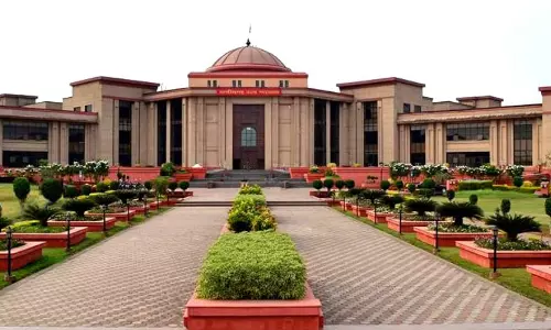 DEO को हाईकोर्ट ने लगाई फटकार, ट्रांसफर मामला DEO को हाईकोर्ट ने लगाई फटकार, ट्रांसफर मामला