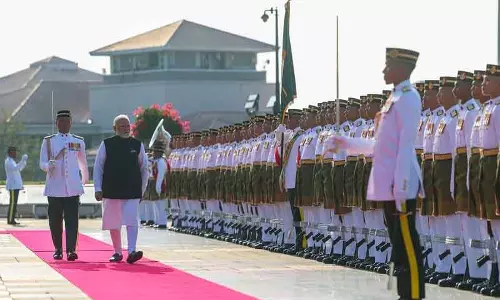 PM Modi ने पेरदाना पुत्रा में औपचारिक स्वागत की झलकियाँ साझा की, भारत-मलेशिया संबंधों पर ध्यान केंद्रित