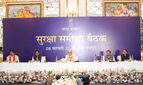 रायपुर में चल रही सुरक्षा समीक्षा बैठक की तस्वीरें
