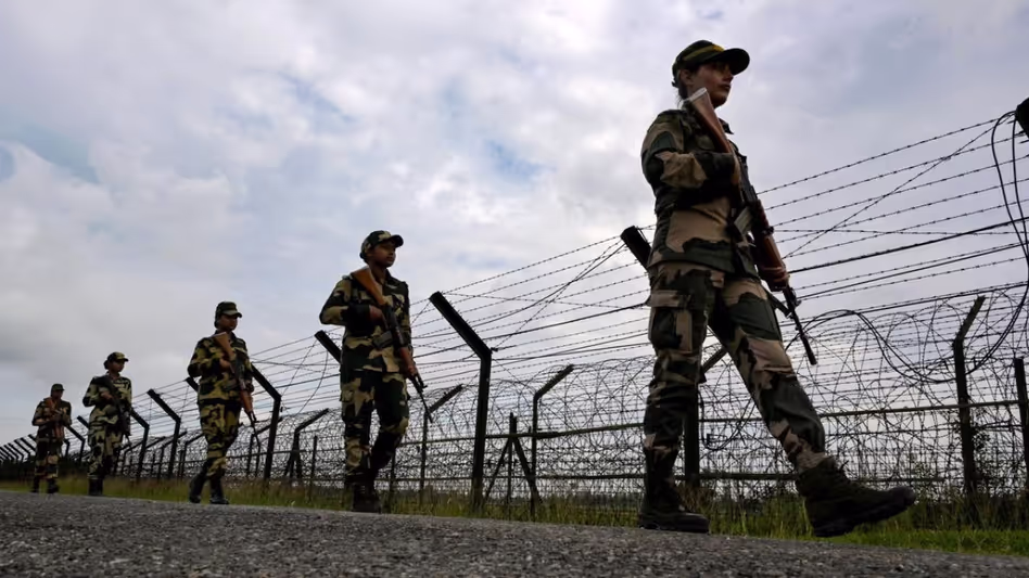 Assam के कार्बी आंगलोंग में तीन घोषित विदेशियों को 24 घंटे के अंदर असम छोड़ने का आदेश दिया Assam के कार्बी आंगलोंग में तीन घोषित विदेशियों को 24 घंटे के अंदर असम छोड़ने का आदेश दिया