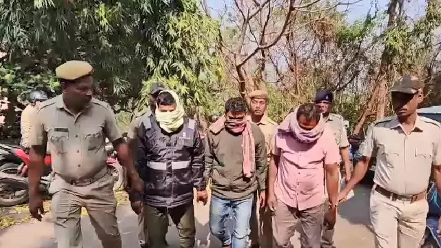 Gajapati: कुख्यात चोरों का गिरोह गिरफ्तार, 300 ग्राम सोना जब्त