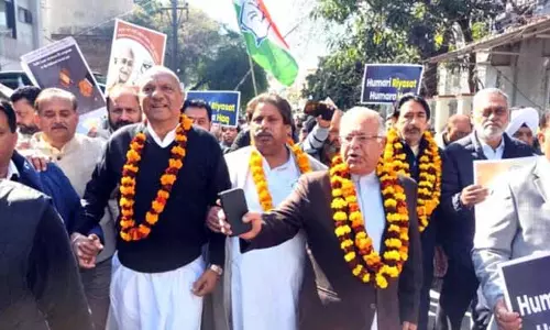 JAMMU: कांग्रेस नेताओं ने डीसी के माध्यम से राष्ट्रपति को ज्ञापन सौंपा JAMMU: कांग्रेस नेताओं ने डीसी के माध्यम से राष्ट्रपति को ज्ञापन सौंपा