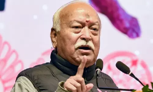 Mohan Bhagwat बोले, आइसोलेशन विकल्प नहीं, ट्रेड डील में संतुलन जरूरी Mohan Bhagwat बोले, आइसोलेशन विकल्प नहीं, ट्रेड डील में संतुलन जरूरी