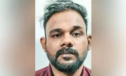 Kerala : पुलिस अधिकारियों को पीटने के आरोप में नशे में धुत युवक गिरफ्तार Kerala : पुलिस अधिकारियों को पीटने के आरोप में नशे में धुत युवक गिरफ्तार