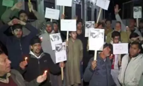 J-K: शिया समुदाय ने इस्लामाबाद मस्जिद धमाके के पीड़ितों को श्रद्धांजलि दी J-K: शिया समुदाय ने इस्लामाबाद मस्जिद धमाके के पीड़ितों को श्रद्धांजलि दी