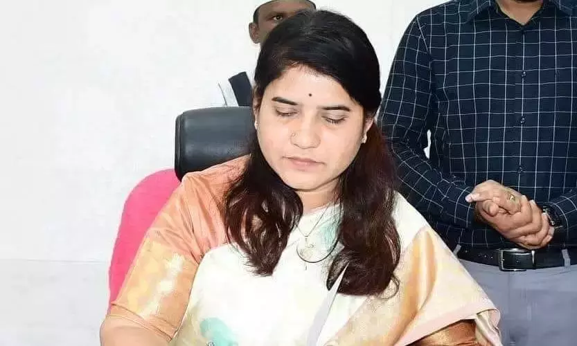 Andhra : किसान कैब की तरह ड्रोन बुक कर सकते हैं कलेक्टर