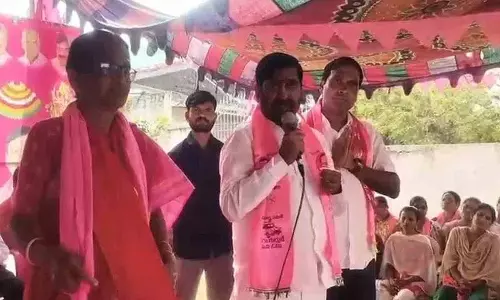 Suryapeta अभियान के दौरान जगदीश रेड्डी ने कांग्रेस पर हमला बोला Suryapeta अभियान के दौरान जगदीश रेड्डी ने कांग्रेस पर हमला बोला