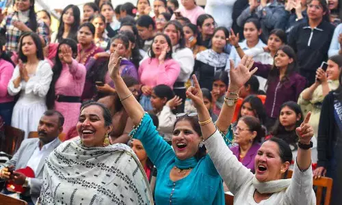 KCW में पूर्व छात्रों का पुनर्मिलन संदली सांझ आयोजित हुआ KCW में पूर्व छात्रों का पुनर्मिलन संदली सांझ आयोजित हुआ