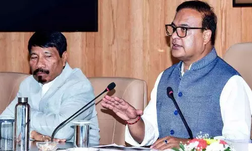 Assam के सीएम ने गोगोई और उनकी पत्नी पर पाकिस्तानी एजेंट से संबंध होने का आरोप लगाया Assam के सीएम ने गोगोई और उनकी पत्नी पर पाकिस्तानी एजेंट से संबंध होने का आरोप लगाया