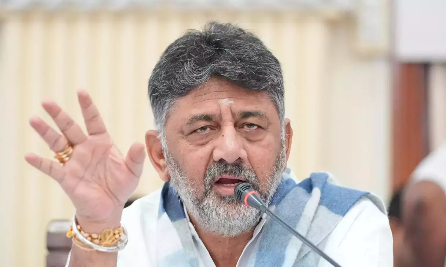 Karnataka : पार्टी के फैसले के अनुसार चलना होगा, डिप्टी सीएम ने कहा Karnataka : पार्टी के फैसले के अनुसार चलना होगा, डिप्टी सीएम ने कहा
