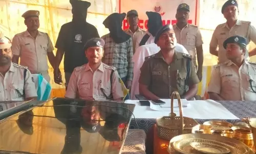 Jharsuguda: चोरी के मामले में तीन गिरफ्तार, लाखों का चोरी का सामान बरामद