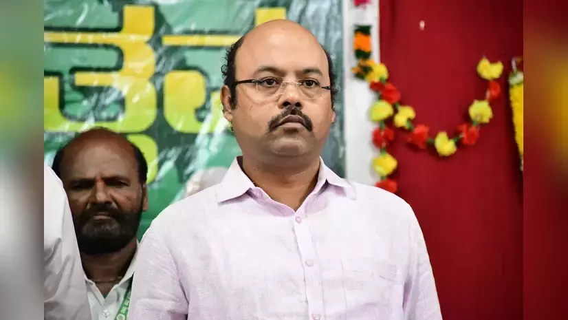 कांग्रेस विधायक ने CM के बेटे के एडमिनिस्ट्रेशन में दखल देने पर कहा