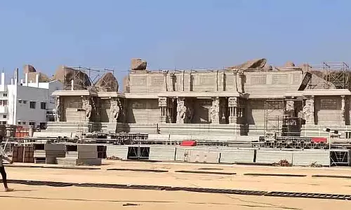 Hospet: मूर्तिकला शिविर शुरू हुआ – मंच का निर्माण शुरू हुआ
