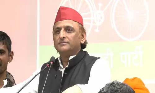 SP प्रमुख अखिलेश यादव ने फॉर्म 7 के दुरुपयोग का आरोप लगाया SP प्रमुख अखिलेश यादव ने फॉर्म 7 के दुरुपयोग का आरोप लगाया