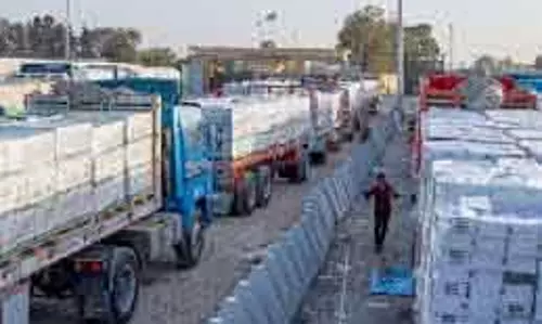 Gaza-मिस्र राफा क्रॉसिंग फिर खुली, सीमित मेडिकल पास के साथ पारित हुआ कुछ ही लोग Gaza-मिस्र राफा क्रॉसिंग फिर खुली, सीमित मेडिकल पास के साथ पारित हुआ कुछ ही लोग