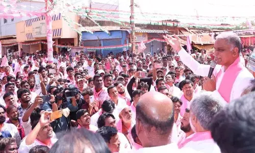 Zaheerabad चुनाव प्रचार में हरीश राव ने सीएम रेवंत रेड्डी पर निशाना साधा Zaheerabad चुनाव प्रचार में हरीश राव ने सीएम रेवंत रेड्डी पर निशाना साधा