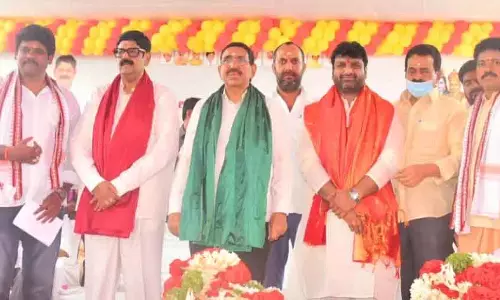 Nellore के मूलास्थानेश्वर मंदिर में नई गवर्निंग बॉडी ने शपथ ली Nellore के मूलास्थानेश्वर मंदिर में नई गवर्निंग बॉडी ने शपथ ली