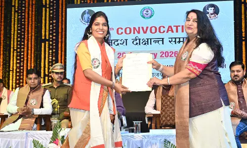 डॉ. विनिता नापित को कथक नृत्य में पीएचडी, विश्वविद्यालय खैरागढ़ ने प्रदान की डॉक्टरेट उपाधि डॉ. विनिता नापित को कथक नृत्य में पीएचडी, विश्वविद्यालय खैरागढ़ ने प्रदान की डॉक्टरेट उपाधि